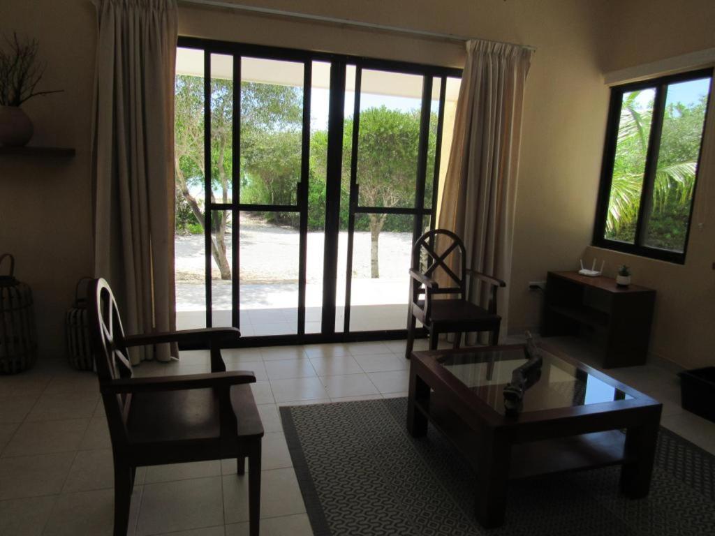 Two Bedroom Beachfront Villa سيليستون المظهر الخارجي الصورة